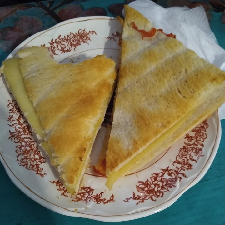 photo of La Vegana Cantina Sandwich De Miga De Jamón Y Queso shared by @ecapli on  21 Dec 2021 - review