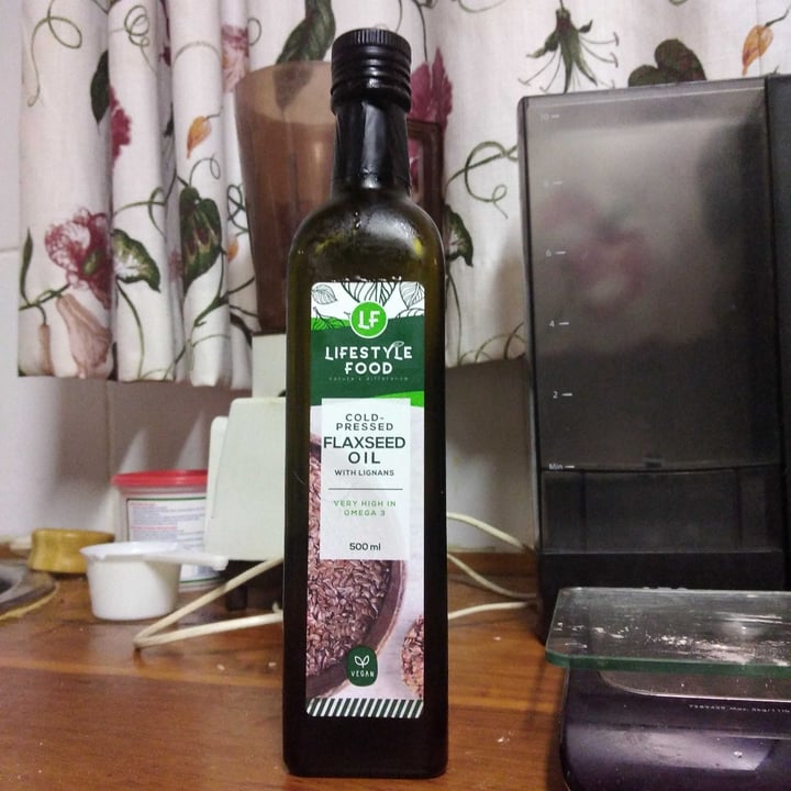 photo of Lifestyle Food Cold-pressed flaxseed oil shared by @laurenbettyd on  03 Sep 2020 - review