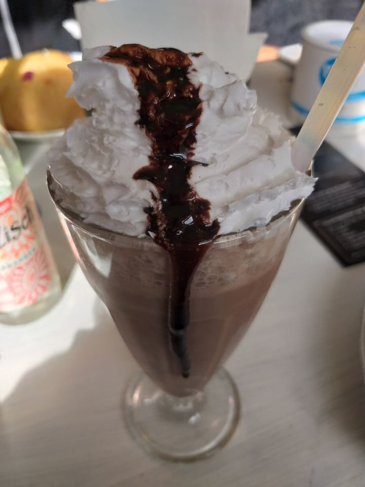 photo of Veganbar Coconut Chocolate Milkshake shared by @veganismisthekey on  09 Jun 2019 - review