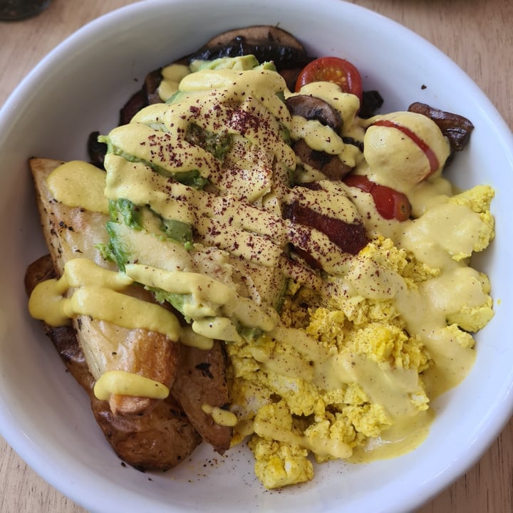 photo of Lexi's Healthy Eatery Farmer's Breakfast Bowl shared by @veronicagroen on  21 Jan 2022 - review