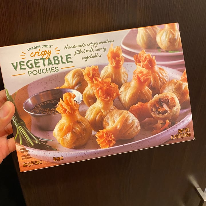 photo of Trader Joe's Vegetable Wonton shared by @abadgevegan on  21 Dec 2021 - review