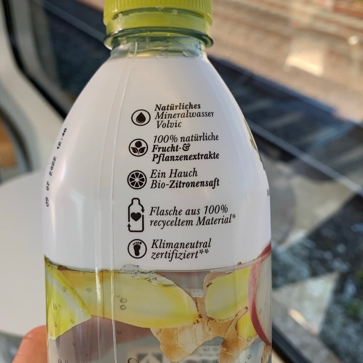 review photo of Volvic Volvic essence Apfel-Zitrone shared by @veggiegoesvegan on 09 Sep 2021 - review
