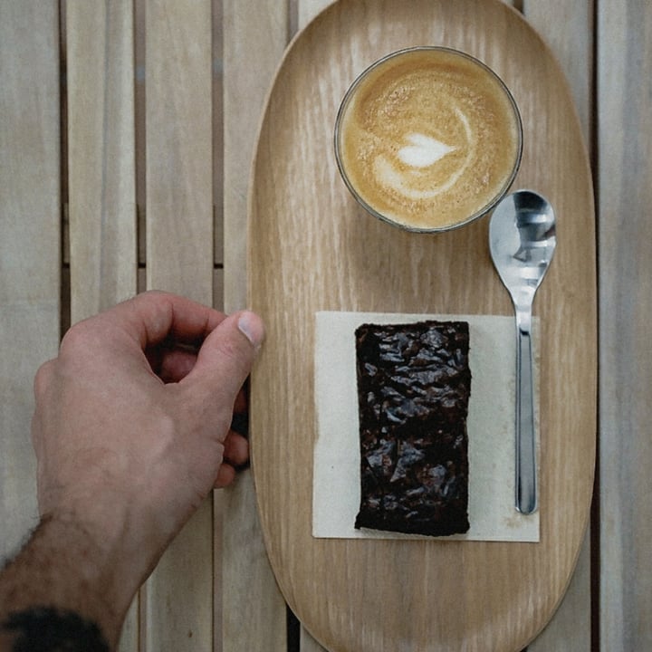 photo of AHUL bowls & coffee Brownie De Chocolate Vegano shared by @javierpascual on  24 Nov 2022 - review