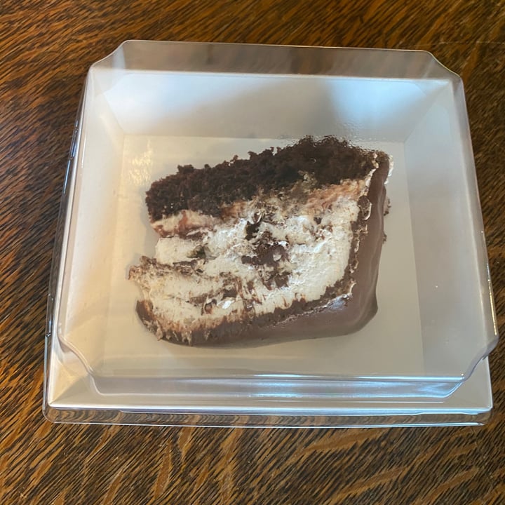photo of Loving Hut Chocolate Raspberry Mousse Cake shared by @emmajoelle on  20 Jun 2021 - review