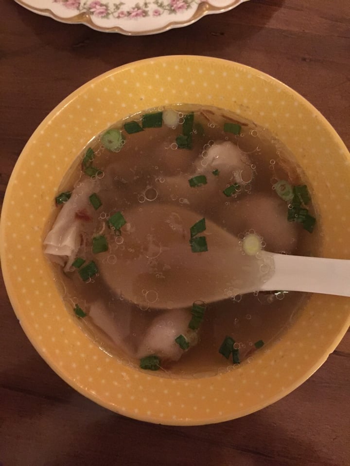 review photo of Seasoned Fusion Tastes Vegan Wonton Soup shared by @leafnotbeef on 14 Dec 2019 - review