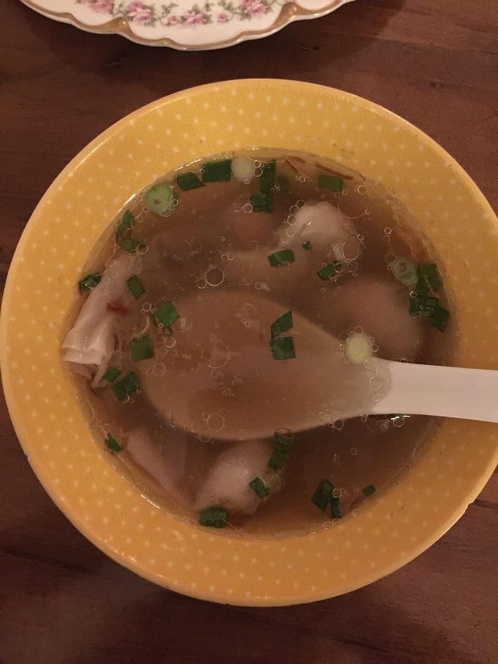 photo of Seasoned Fusion Tastes Vegan Wonton Soup shared by @leafnotbeef on  14 Dec 2019 - review