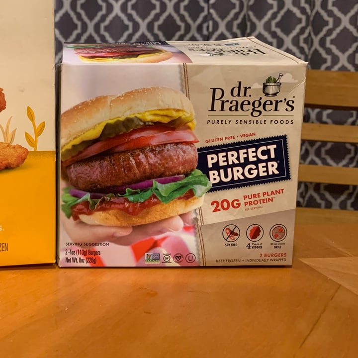 review photo of Dr. Praeger's Perfect Burger shared by @kelhal on 05 Oct 2021 - review