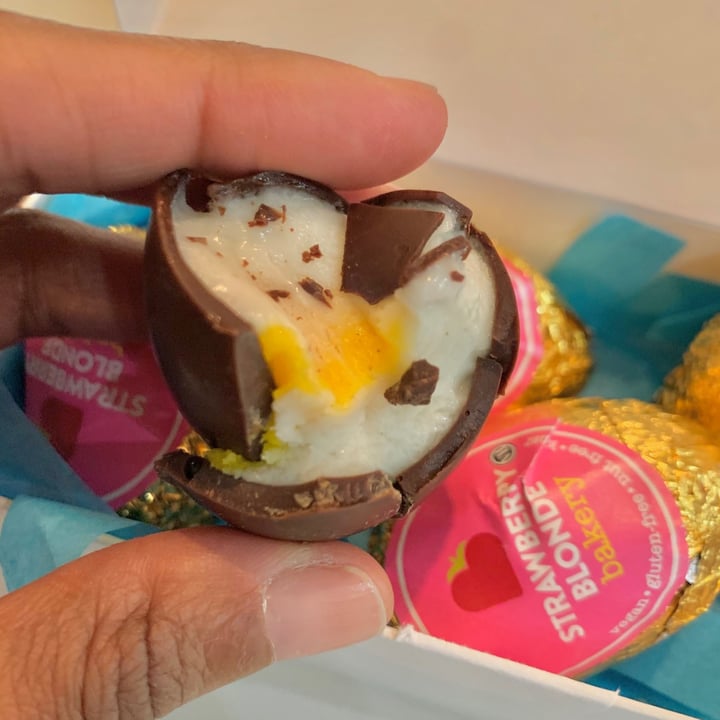 review photo of Strawberry Blonde Bakery Vegan Creme Egg shared by @teelaj on 14 Jun 2021 - review