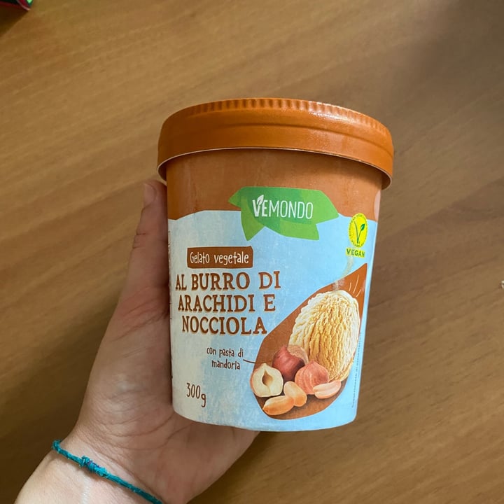 photo of Vemondo  Gelato Al Burro Di Arachidi E Nocciola shared by @faaa on  27 Jun 2022 - review