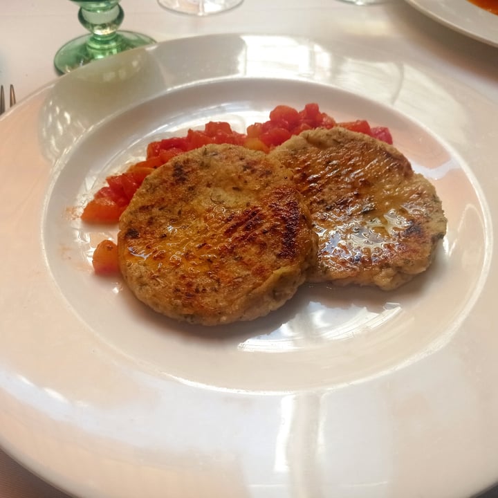 review photo of El Convent 1613 Hotel & Restaurant Hamburguesa Vegana shared by @alejandro-alvaro on 28 Jul 2022 - review
