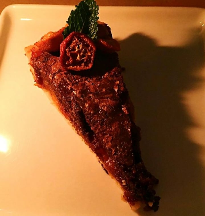 photo of Banana Verde Restaurant Torta de chocolate com damasco e kinkan shared by @anaclis on  28 Feb 2020 - review