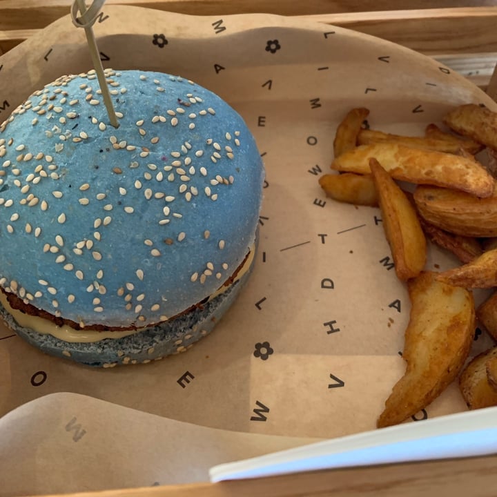 photo of Flower Burger Puffo burger shared by @demim on  23 Mar 2022 - review