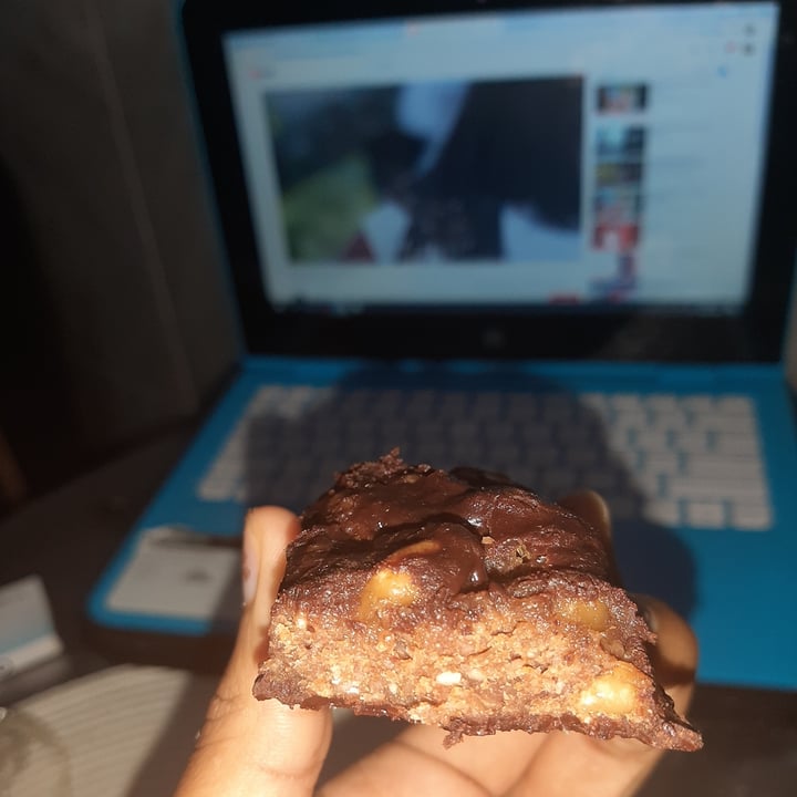 photo of Canela Delicias Veganas Snickers Vegano shared by @camiessi on  01 Jun 2020 - review