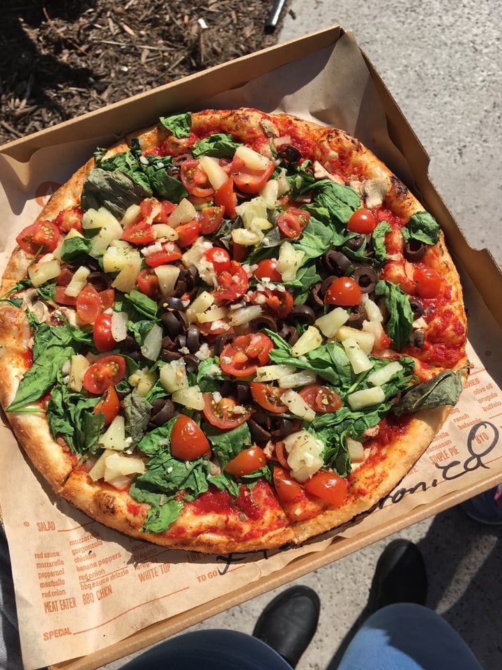 photo of Blaze Pizza Build Your Own Pizza (Vegan) shared by @veganlita on  31 Dec 2019 - review