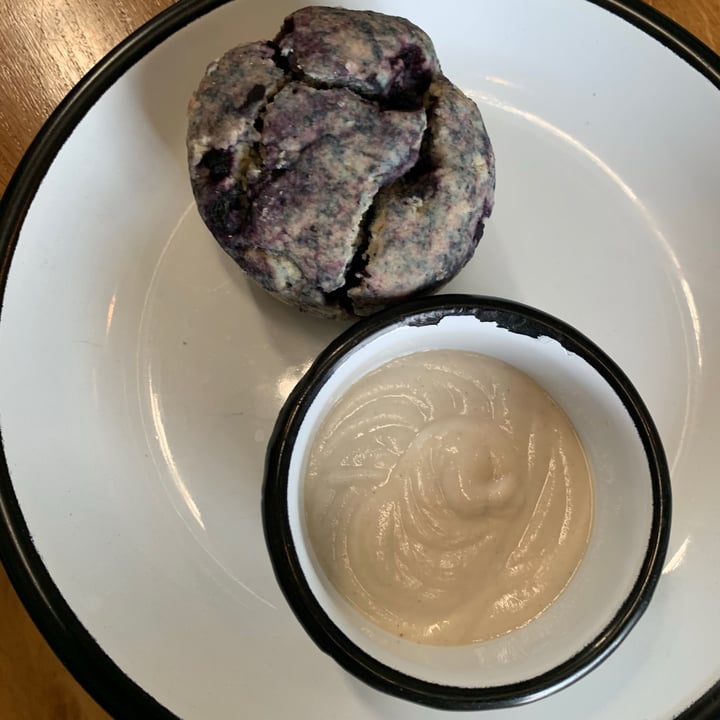 review photo of Wild & The Moon Alserkal Blueberry muffin shared by @rabatal on 15 May 2021 - review
