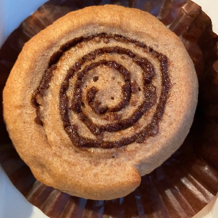 photo of Dolce mela Cinnamon Roll shared by @bluvegan on  16 Sep 2022 - review