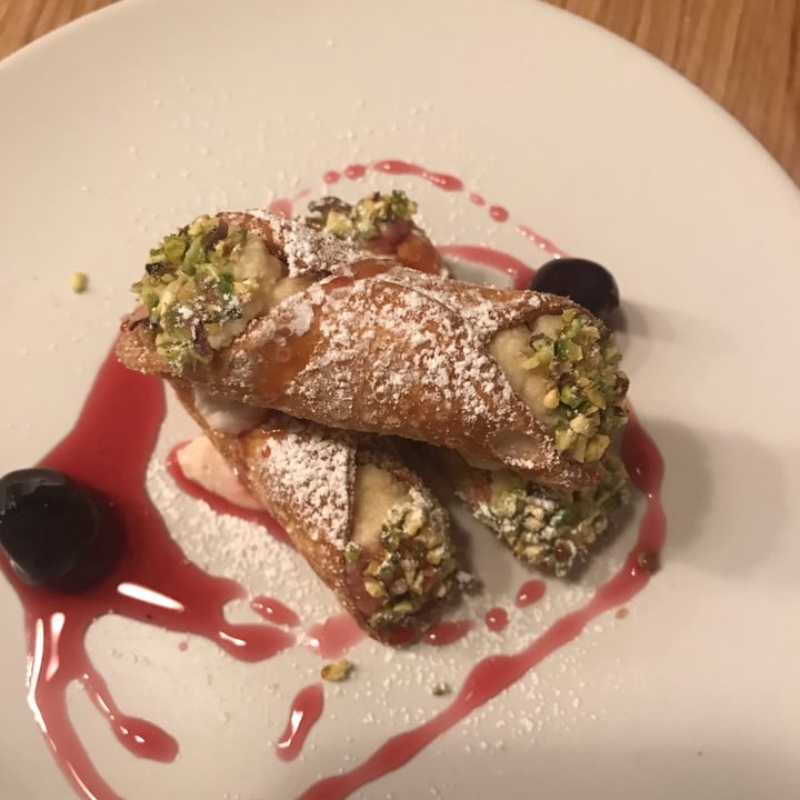 photo of Interno TRE Cannoli siciliani shared by @miky2022 on  23 Jul 2022 - review