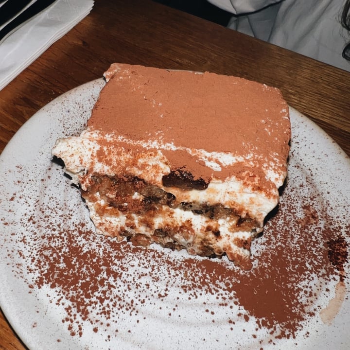 review photo of Mildreds Restaurant white chocolate almond tiramisu shared by @vittoriatomassini on 09 May 2022 - review