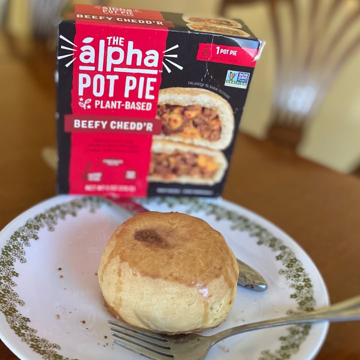 photo of Alpha Foods Beefy Chedd'r Pot Pie shared by @knorthway on  14 Nov 2022 - review