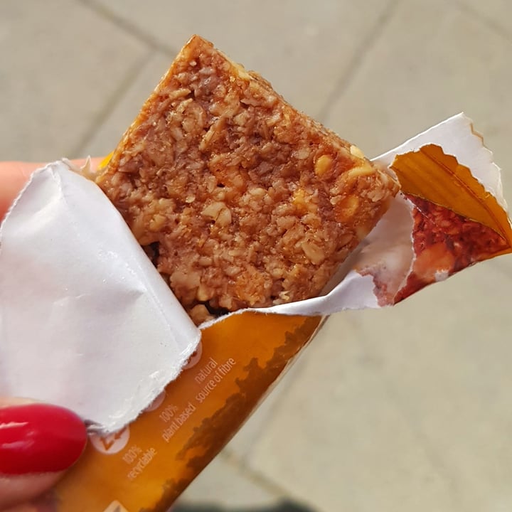 photo of Deliciously Ella Peanut Butter Oat Bar shared by @vanpanda on  06 Jun 2022 - review