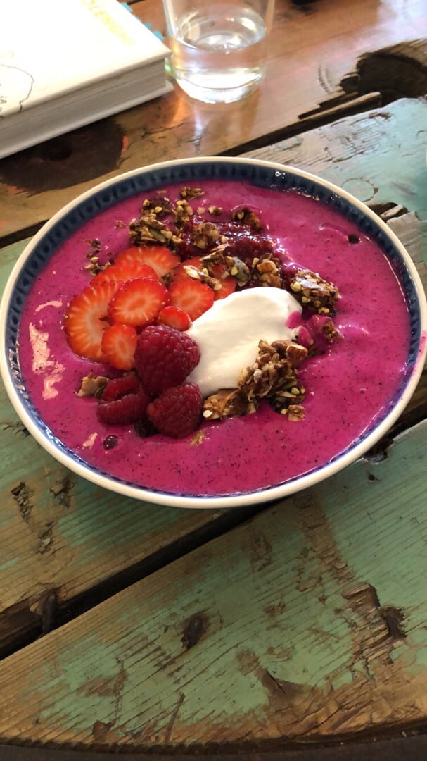 photo of Kind Kitchen Smoothie bowl shared by @hana6593 on  08 Sep 2019 - review