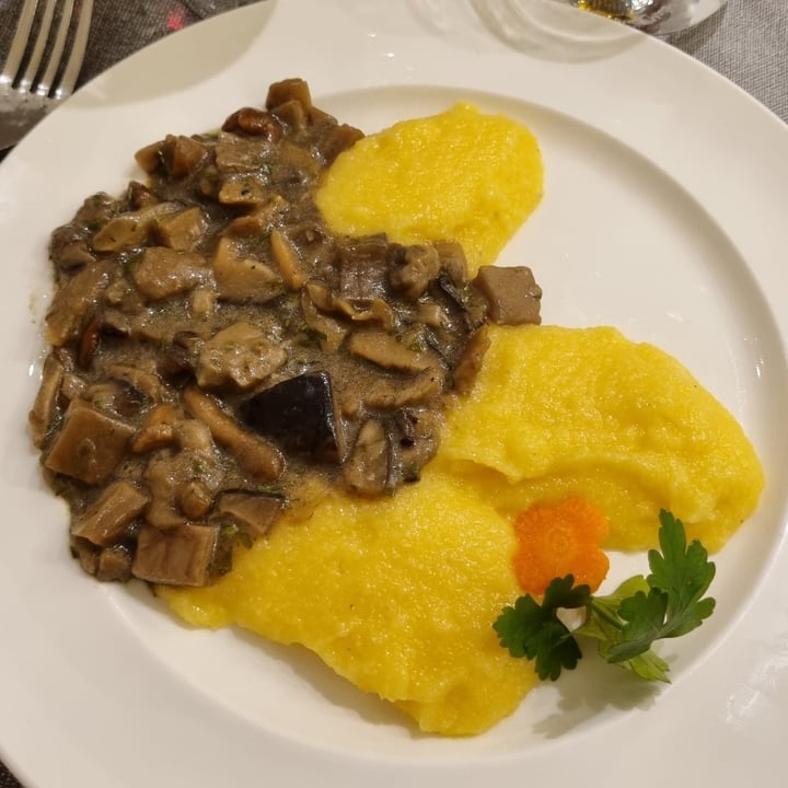 photo of Trattoria Cimbra polenta e funghi shared by @fraveg on  10 Dec 2022 - review