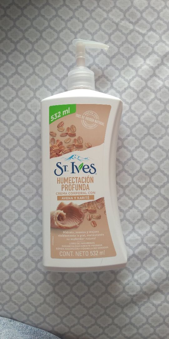 photo of St. Ives Crema corporal con Avena y Karite shared by @phoenixkuiper on  19 Dec 2019 - review