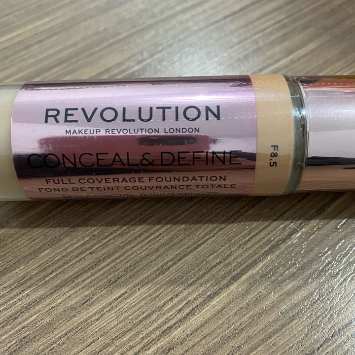 photo of Revolution Beauty Matte Fix shared by @carolinasternenstaub on  16 Nov 2021 - review