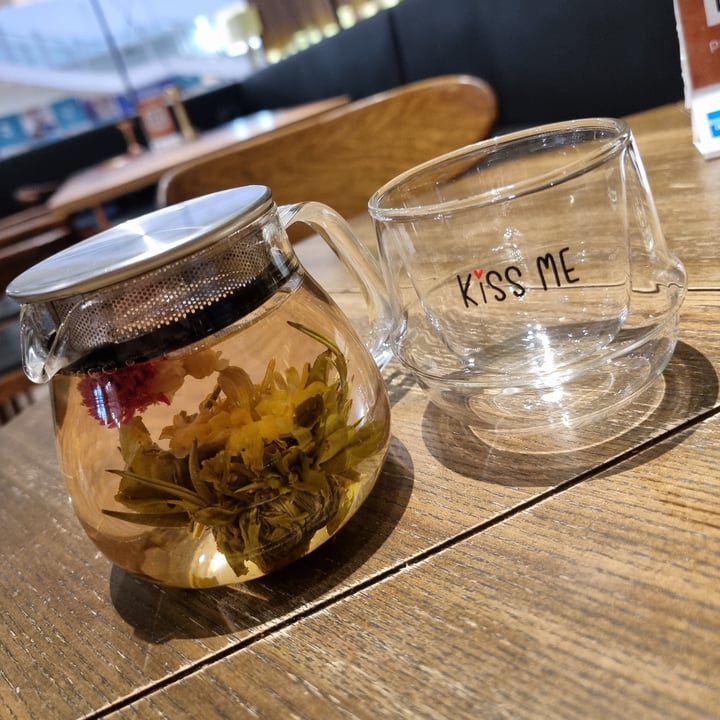 review photo of Am I Addicted - Pottery Studio & V Cafe Antoinette’s Affair Lychee shared by @marc- on 15 Sep 2022 - review