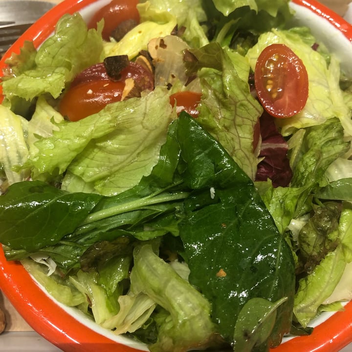 photo of La Guapa Empanadas Artesanais salada shared by @marianamarinho on  25 Aug 2022 - review