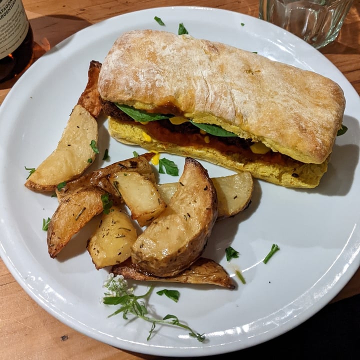 photo of Artemisia Sandwich vegano shared by @cardolina on  27 May 2022 - review