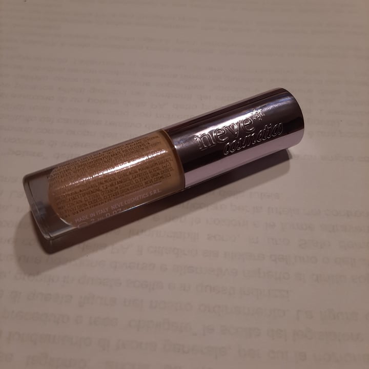 photo of Neve Cosmetics Ristretto concealer shared by @giosigur95 on  08 Sep 2022 - review