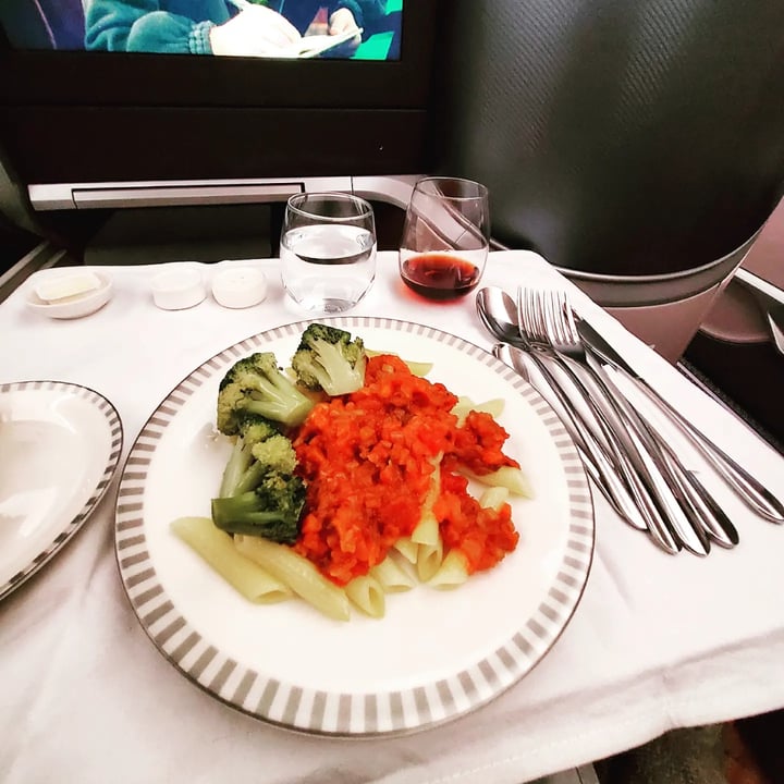 photo of Singapore Airlines Limited Business Class Vegeterian Vegan Dinner shared by @roxannegoh on  30 Oct 2022 - review