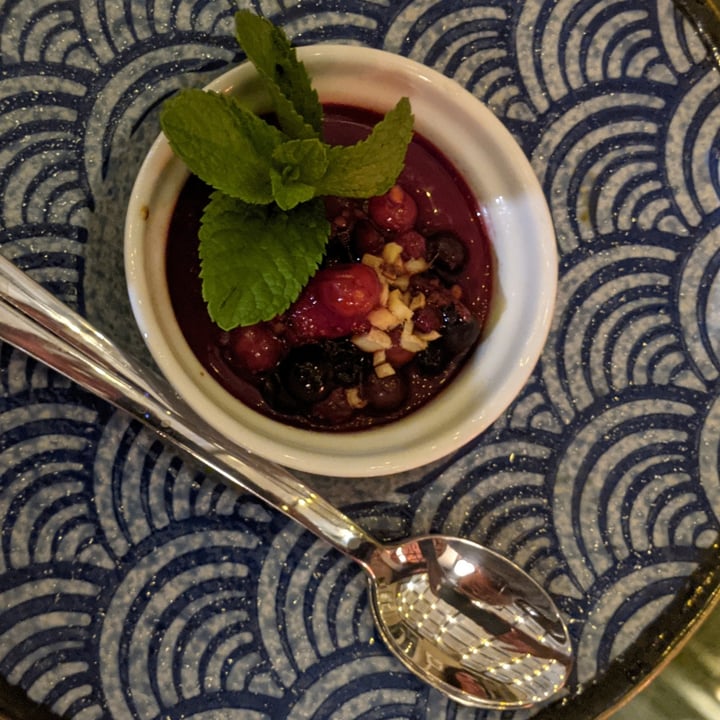 photo of Secret Garden Berlin | Vegan Sushi Creme Brulee shared by @fl0 on  25 Apr 2022 - review