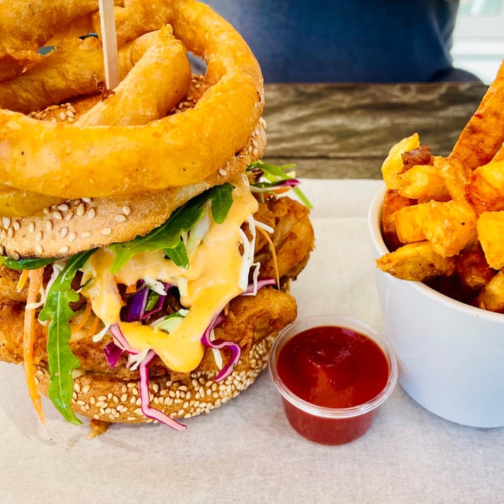 review photo of Knead Bakery Constantia Emporium The Southern Fried Vegan Chicken Burger shared by @rozanne on 06 Oct 2021 - review