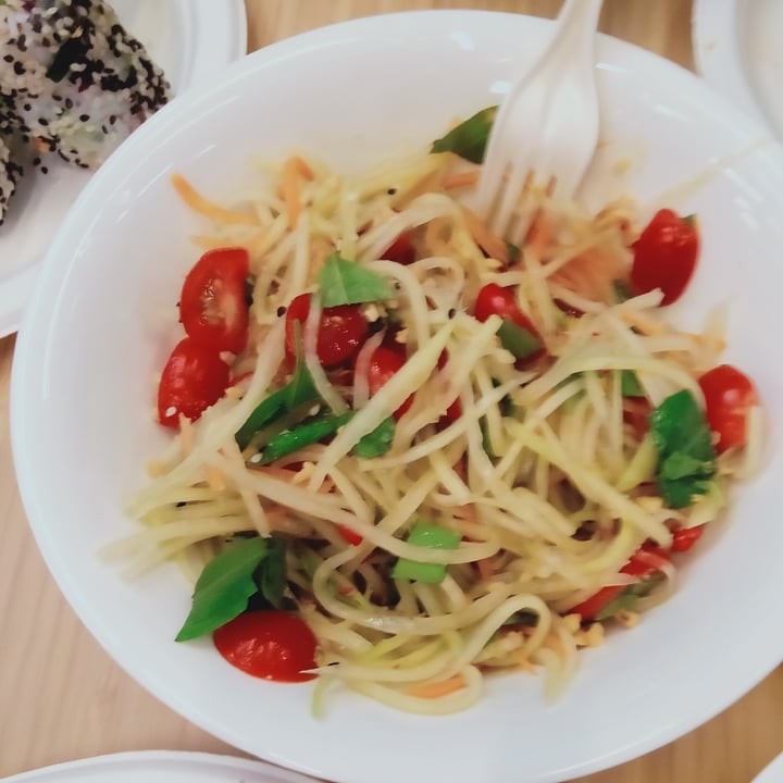 photo of Naked Earth Cafe Papaya salad shared by @veganspicegirl on  26 Aug 2021 - review