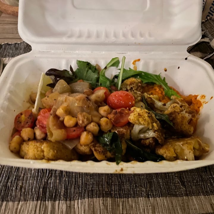 photo of Original Sin Mediterranean Restaurant Cauliflower And Chickpeas Platter shared by @lindajazzyjourney on  31 Oct 2020 - review