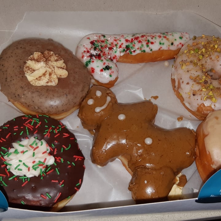 photo of Bloomer's Assorted Donuts shared by @hbchic on  11 Dec 2020 - review