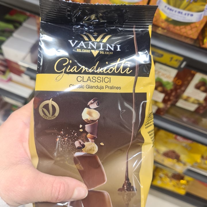 review photo of Vanini Cioccolato fondente alle nocciole gianduia (Cacao: 37% minimo) shared by @pandina on 21 Mar 2022 - review