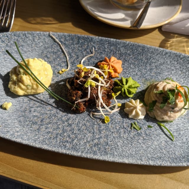 菜肴“Various spreads (E.g. Olive Tapenade, Eggsalad)”的照片
