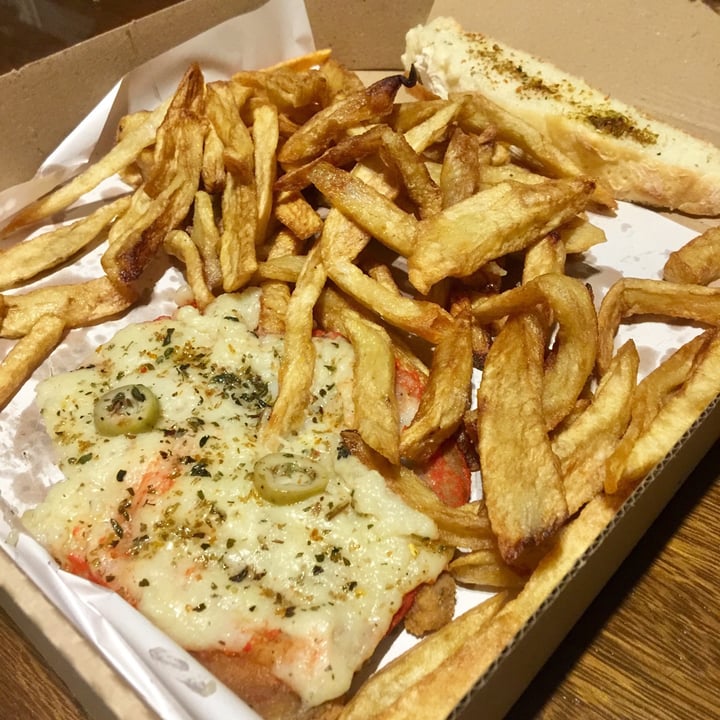 review photo of Venue Milanesa Napolitana De Seitán Con Papas Fritas shared by @ymzavala on 03 Oct 2020 - review