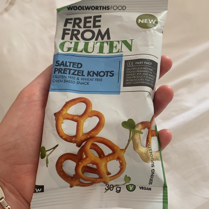 review photo of Woolworths Food Salted Pretzel Knots shared by @bookelly8 on 27 Jan 2021 - review