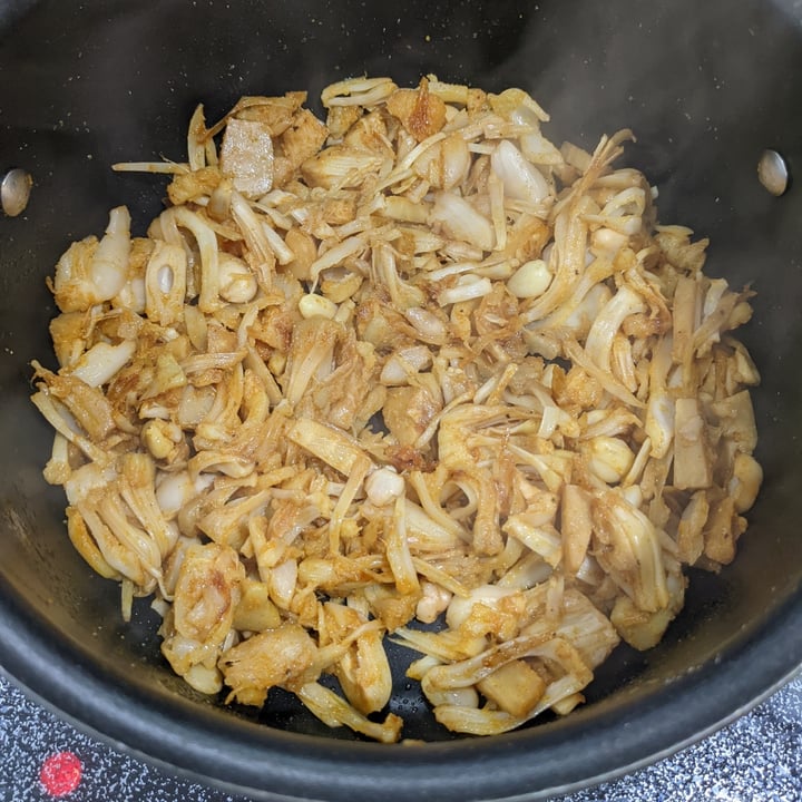 photo of Trader Joe's Jack Fruit shared by @prismaticpattern on  31 May 2022 - review