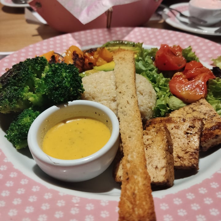 review photo of La Panera Rosa Ensalada vegetariana shared by @micasteger on 04 Mar 2022 - review