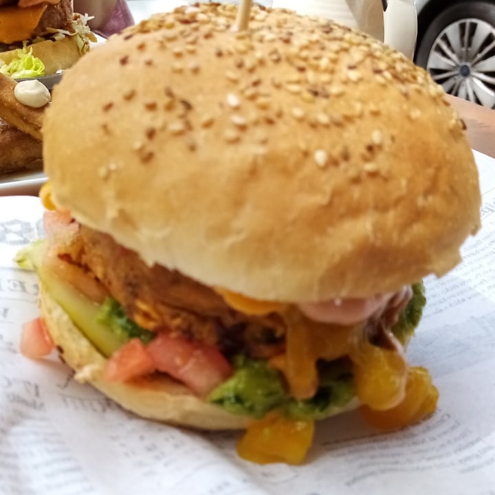 photo of LA GOLOSA VEGAN VURGER Hamburguesa Bangkok shared by @veggisa on  24 Apr 2021 - review