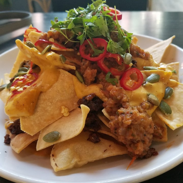 photo of Rosetta Hall Vegan Nachos shared by @navnismehta on  21 Oct 2021 - review