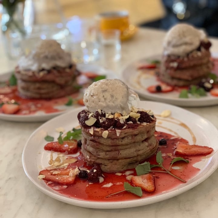 photo of Serotonin Eatery Positive Pancakes shared by @eatmoreplants on  26 Jan 2020 - review
