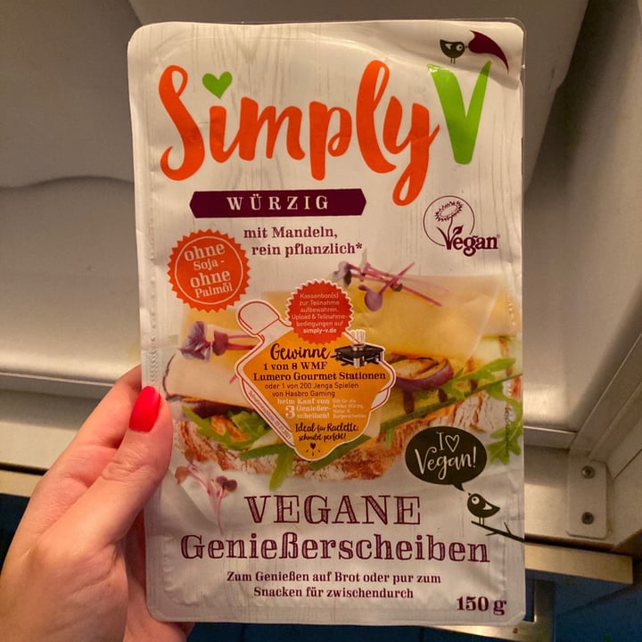 review photo of Simply V Aromatic Plant Based Gourmet Slices shared by @laragundacker on 25 Jan 2021 - review