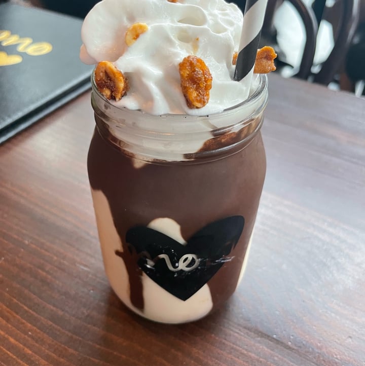 photo of Modern Love Peanut Butter Chocolate Shake shared by @lonica on  16 Jul 2022 - review