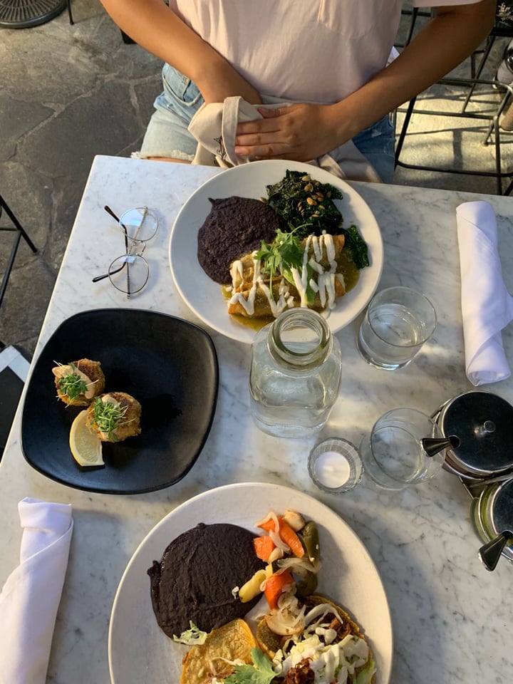 review photo of Gracias Madre Vegan nachos shared by @wendypham1020t on 14 Jul 2019 - review
